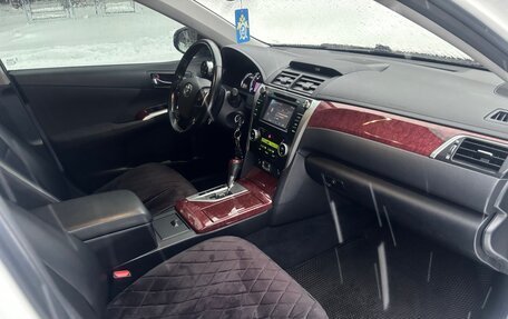 Toyota Camry, 2014 год, 2 360 000 рублей, 7 фотография