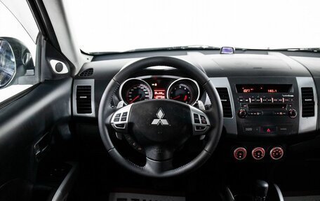 Mitsubishi Outlander III рестайлинг 3, 2008 год, 1 185 000 рублей, 10 фотография