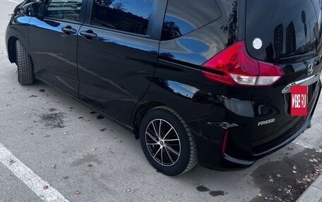 Honda Freed II, 2020 год, 1 750 000 рублей, 7 фотография