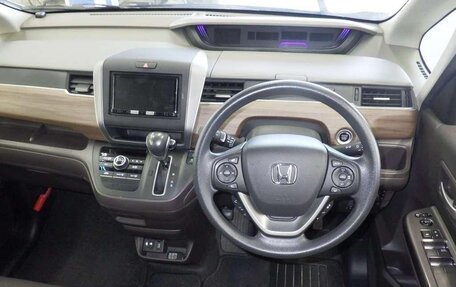 Honda Freed II, 2020 год, 1 750 000 рублей, 24 фотография