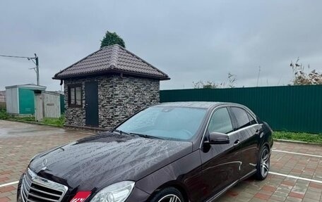 Mercedes-Benz E-Класс, 2012 год, 1 800 000 рублей, 1 фотография