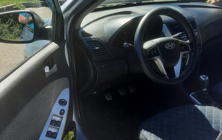 Hyundai Solaris II рестайлинг, 2013 год, 760 000 рублей, 8 фотография