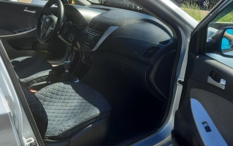 Hyundai Solaris II рестайлинг, 2013 год, 760 000 рублей, 10 фотография