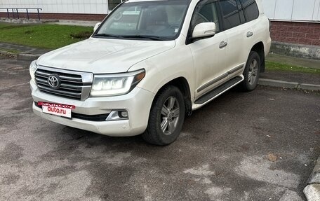 Toyota Land Cruiser 200, 2014 год, 2 600 000 рублей, 2 фотография