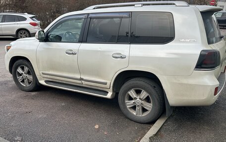 Toyota Land Cruiser 200, 2014 год, 2 600 000 рублей, 3 фотография