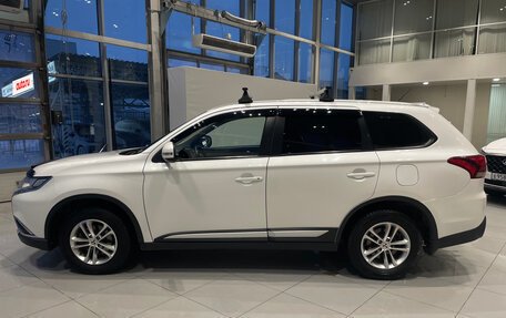 Mitsubishi Outlander III рестайлинг 3, 2016 год, 1 550 000 рублей, 2 фотография