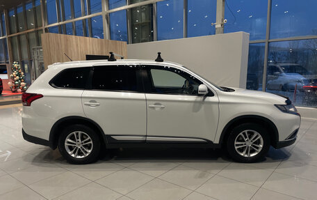 Mitsubishi Outlander III рестайлинг 3, 2016 год, 1 550 000 рублей, 6 фотография