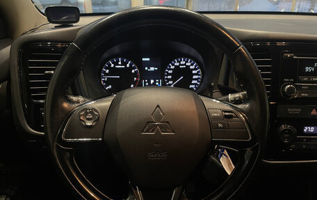 Mitsubishi Outlander III рестайлинг 3, 2016 год, 1 550 000 рублей, 11 фотография