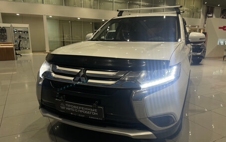 Mitsubishi Outlander III рестайлинг 3, 2016 год, 1 550 000 рублей, 27 фотография