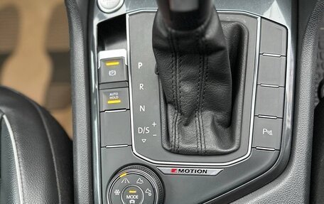 Volkswagen Tiguan II, 2020 год, 2 900 000 рублей, 21 фотография