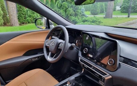 Lexus RX IV рестайлинг, 2025 год, 7 600 000 рублей, 7 фотография