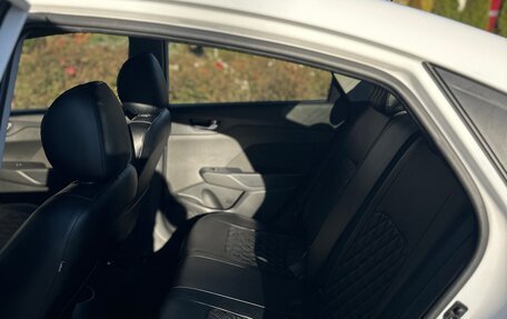 Hyundai Solaris II рестайлинг, 2022 год, 1 720 000 рублей, 8 фотография