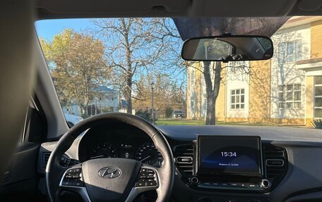 Hyundai Solaris II рестайлинг, 2022 год, 1 720 000 рублей, 7 фотография