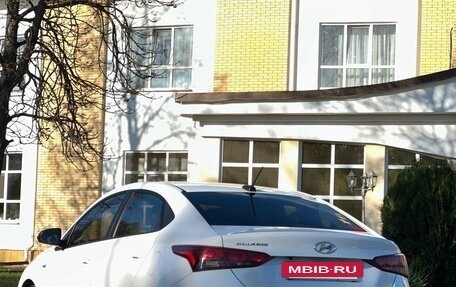 Hyundai Solaris II рестайлинг, 2022 год, 1 720 000 рублей, 4 фотография