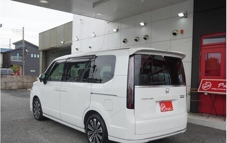 Honda Stepwgn, 2022 год, 2 360 000 рублей, 5 фотография