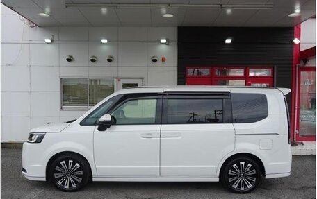 Honda Stepwgn, 2022 год, 2 360 000 рублей, 7 фотография