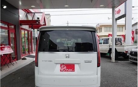 Honda Stepwgn, 2022 год, 2 360 000 рублей, 6 фотография