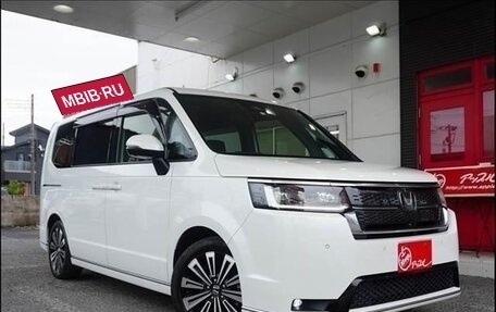 Honda Stepwgn, 2022 год, 2 360 000 рублей, 1 фотография