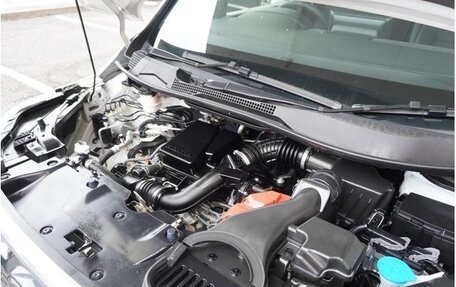 Honda Stepwgn, 2022 год, 2 360 000 рублей, 38 фотография