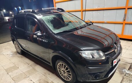 Renault Sandero II рестайлинг, 2016 год, 750 000 рублей, 2 фотография