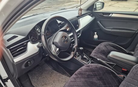 Skoda Rapid II, 2021 год, 2 400 000 рублей, 11 фотография