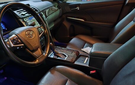 Toyota Camry, 2017 год, 2 300 000 рублей, 5 фотография