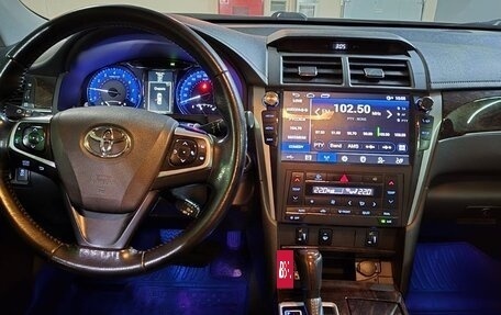 Toyota Camry, 2017 год, 2 300 000 рублей, 3 фотография