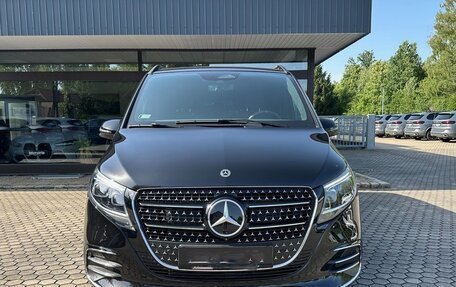 Mercedes-Benz V-Класс, 2025 год, 15 390 000 рублей, 1 фотография