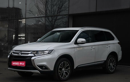 Mitsubishi Outlander III рестайлинг 3, 2015 год, 1 798 000 рублей, 1 фотография