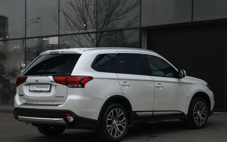 Mitsubishi Outlander III рестайлинг 3, 2015 год, 1 798 000 рублей, 5 фотография