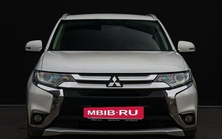 Mitsubishi Outlander III рестайлинг 3, 2015 год, 1 798 000 рублей, 2 фотография