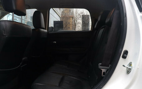 Mitsubishi Outlander III рестайлинг 3, 2015 год, 1 798 000 рублей, 10 фотография