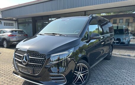 Mercedes-Benz V-Класс, 2025 год, 15 390 000 рублей, 2 фотография