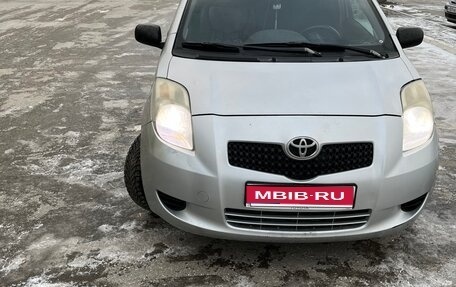 Toyota Yaris III рестайлинг, 2008 год, 400 000 рублей, 1 фотография
