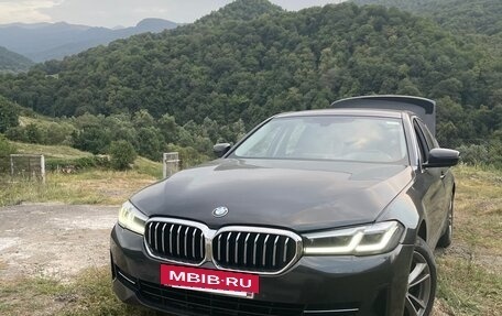 BMW 5 серия, 2020 год, 2 350 000 рублей, 3 фотография