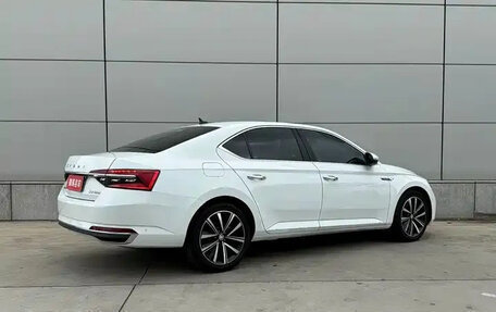 Skoda Superb III рестайлинг, 2022 год, 2 050 000 рублей, 4 фотография
