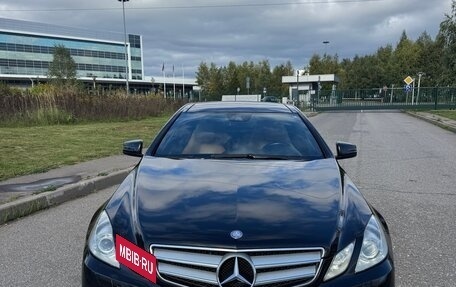 Mercedes-Benz E-Класс, 2011 год, 1 700 000 рублей, 2 фотография