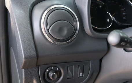 Renault Logan II, 2021 год, 1 279 000 рублей, 10 фотография