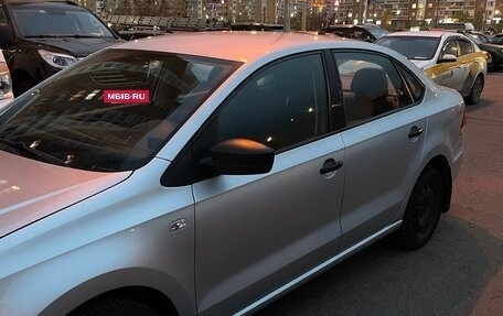 Volkswagen Polo VI (EU Market), 2018 год, 1 300 000 рублей, 2 фотография