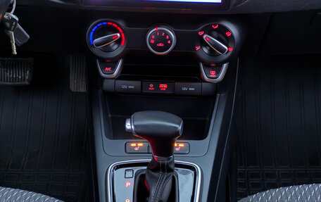 KIA Rio IV, 2018 год, 1 393 000 рублей, 17 фотография