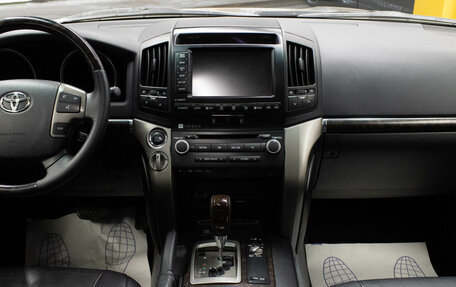 Toyota Land Cruiser 200, 2011 год, 2 999 000 рублей, 10 фотография