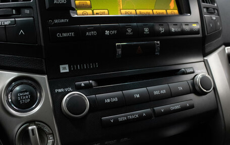 Toyota Land Cruiser 200, 2011 год, 2 999 000 рублей, 25 фотография