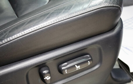 Toyota Land Cruiser 200, 2011 год, 2 999 000 рублей, 31 фотография