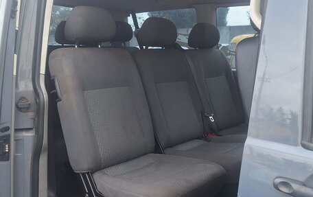 Volkswagen Caravelle T5, 2013 год, 1 770 000 рублей, 2 фотография