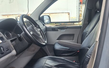 Volkswagen Caravelle T5, 2013 год, 1 770 000 рублей, 7 фотография