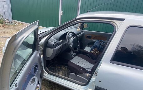 Renault Clio III, 2001 год, 160 000 рублей, 10 фотография