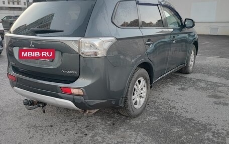 Mitsubishi Outlander III рестайлинг 3, 2014 год, 1 585 000 рублей, 5 фотография