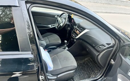 Hyundai Solaris II рестайлинг, 2011 год, 630 000 рублей, 5 фотография