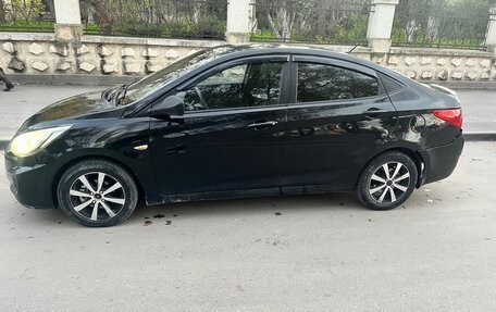 Hyundai Solaris II рестайлинг, 2011 год, 630 000 рублей, 3 фотография