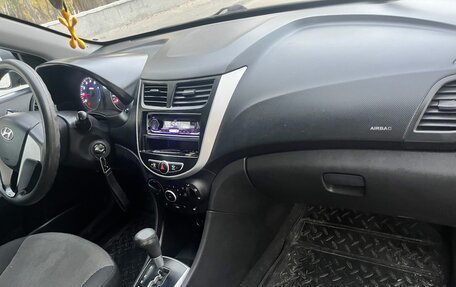 Hyundai Solaris II рестайлинг, 2011 год, 630 000 рублей, 4 фотография